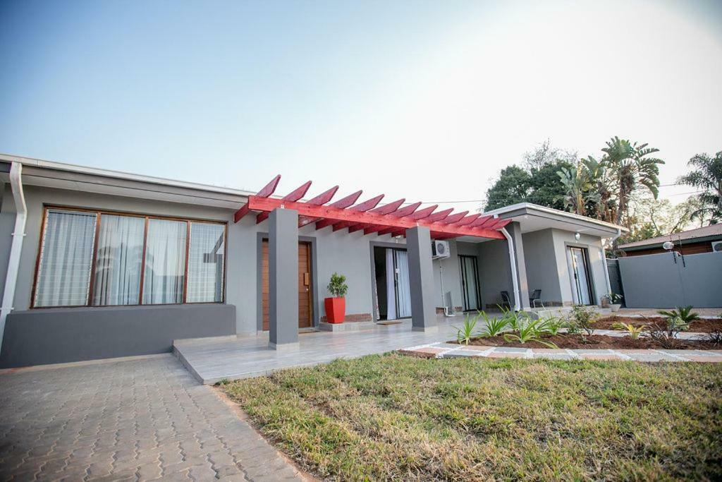 Zenande Guest House Pretoria-Noord Esterno foto